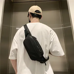 Marsupio Impermeabile da Uomo Borsa da Petto Sportiva Multitasche Cinturino Regolabile Borsa a Tracolla per Viaggi Corsa All'aperto