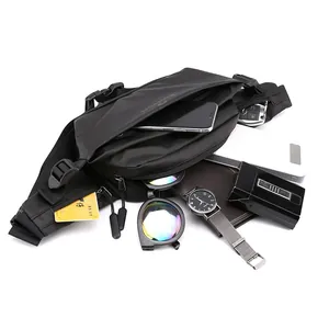 Marsupio nero impermeabile con tasche multiple per cellulare e accessori sportivi