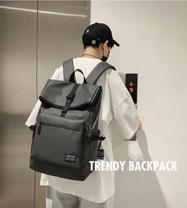 Détails du sac à dos en nylon imperméable gris avec rabat à boucle et poche zippée