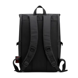 Sac à dos noir minimaliste pour homme avec mesh respirant et bretelles rembourrées confort