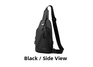 Détail du sac de poitrine noir imperméable avec port de chargement USB intégré