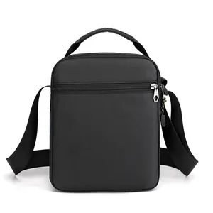 Sac bandoulière homme noir imperméable avec sangle réglable et poignée supérieure