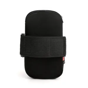 Fascia da braccio sportiva nera sottile con tasca a zip e cinturino regolabile per corsa