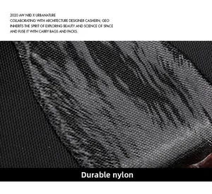 Detailaufnahme der strapazierfähigen Nylon-Textur einer schmalen Herrentasche