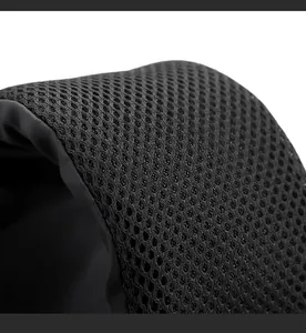 Primer plano del tejido de malla 3D transpirable en forma de panal del bolso antirrobo