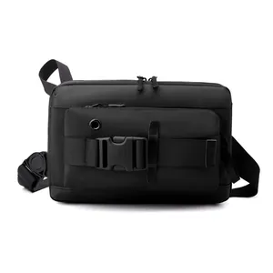 Sacoche de poitrine tactique noire en nylon avec sangle réglable et boucle robuste