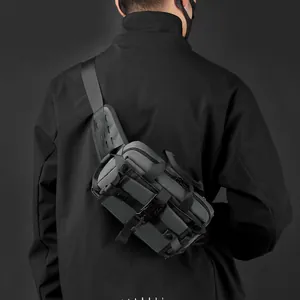 Taktische Brusttasche für Herren aus grauem Nylon mit MOLLE-System und Laserschnitt-Design