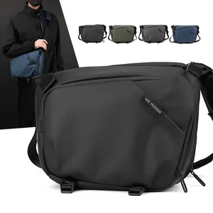 Sac de Poitrine en Nylon Imperméable pour Hommes Grande Capacité Sac à Bandoulière Sling Messenger pour Business Navette Voyage Outdoor Sac Tactique