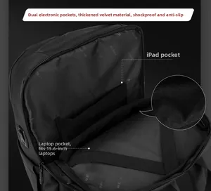 Detail of internal padded laptop sleeve for 15.6 inch laptop with shockproof lining