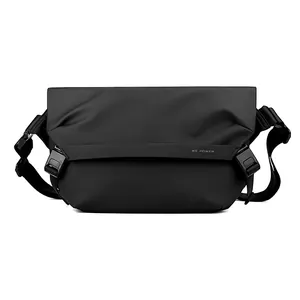 Borsa a tracolla utility nera in nylon minimalista con dettaglio cinturino WE POWER