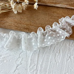Morbido bordo in pizzo francese bianco con rete a pois plissettata per cucito e DIY