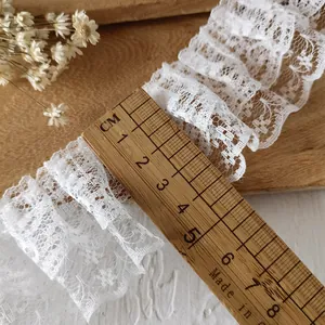 Détail de bordure en dentelle blanche de 5,5 cm pour la couture DIY et l'artisanat