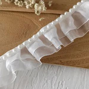 Weiße zweilagige Organza-Faltenborte mit Perlen für DIY-Kleidung und Dekorationen