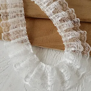 Garniture en dentelle blanche plissée à double couche avec motif ajouré pour décor DIY
