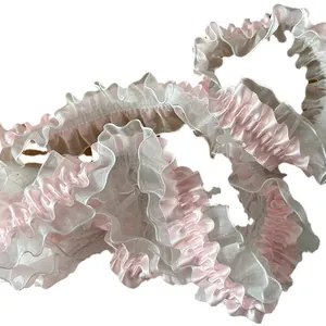 Passamaneria elastica in pizzo rosa e bianco con doppi volant per decorazioni DIY