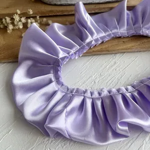 Hellviolette Satin-Rüschen mit weißer Naht für DIY-Bekleidungszubehör und Dekorationen