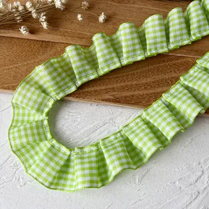 Détail de bordure à volants vichy vert de 2,5 cm pour vêtements DIY et loisirs créatifs