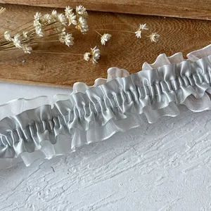 Bordure plissée gris argenté en satin et organza pour décoration de robe et bricolage
