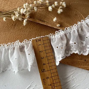 Witte geplooide ruches kant met hartpatroon, 7cm breed voor DIY naaien en ambachten