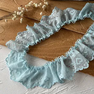 Lichtblauwe geplooide kant met hartpatroon voor DIY kleding en knutselprojecten