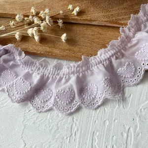 Encaje de algodón lavanda con volantes y bordado de corazones para costura DIY