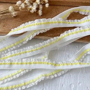Weiße elastische Spitzenborte mit gelbem Streifen für DIY-Nähen und Basteln