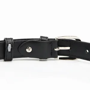 Ceinture classique en cuir noir pour femme avec boucle ardillon en métal argenté texturé