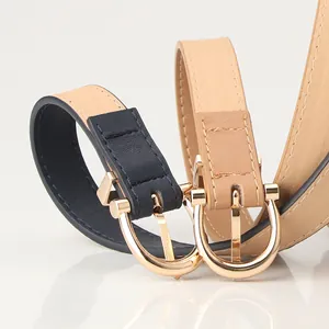 Ceinture fine en cuir pour femme avec boucle fer à cheval dorée et coutures