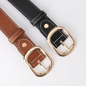 Cintura da donna in pelle nera e marrone con fibbia dorata e cuciture bianche a contrasto