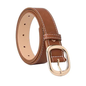 Cintura da donna in pelle marrone con fibbia ovale dorata e cuciture bianche a contrasto