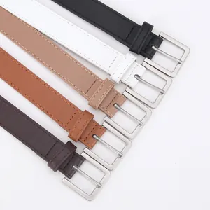 Minimalistische Damen-Ledergürtel mit quadratischen Silberschnallen in fünf Farben