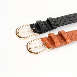 Ceinture tressée fine pour femme avec boucle dorée en simili cuir noir et marron