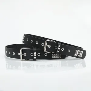 Ceinture punk en cuir noir avec clous pyramide argentés et boucle carrée pour jeans
