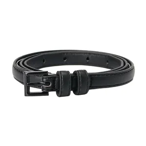 Cintura sottile nera minimalista da donna con fibbia quadrata in metallo opaco