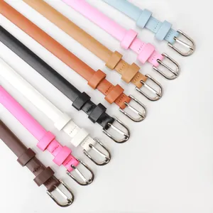 Collezione di cinture sottili minimaliste da donna con fibbia in lega in vari colori