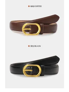 Détail de ceintures en cuir noir et marron avec boucles ovales en métal doré mat