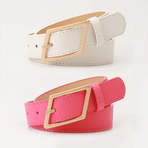 Cinture sottili minimaliste in ecopelle crema e rosa con fibbie geometriche dorate