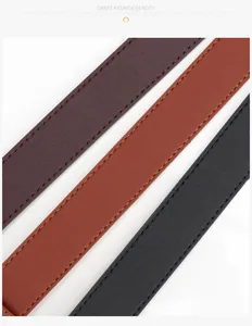 Détail de la texture du cuir sur ceintures marron, marron rouge et noir avec couture fine
