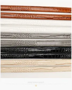 Détails de texture crocodile brillante sur cinq coloris de ceinture fine pour femmes
