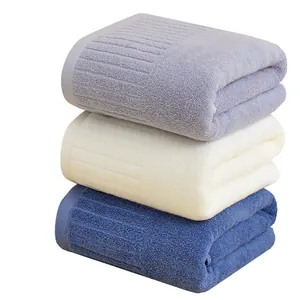 Set di 3 asciugamani in cotone assorbente viola, bianco e blu con bordi a costine