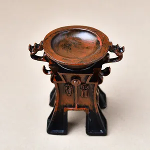 Soporte de resina antigua para bolas de cristal con asas de dragón y grabados