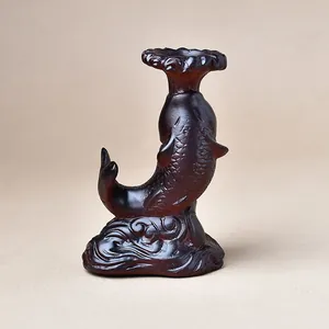 Support de boule de cristal carpe en résine avec détail de lotus et base de vague déco
