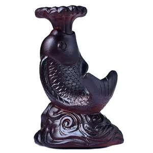 Statue de carpe en résine pour boule de cristal avec motifs de vagues décoratives
