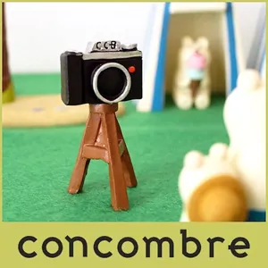 Appareil Photo Rétro Miniature sur Trépied Modèle en Résine Style Zakka Japonais Ornement pour Maison de Poupée Décoration