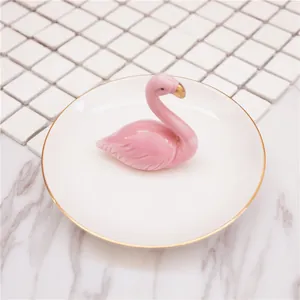 Plateau à Bijoux Nordique en Céramique Flamant Rose Plat à Bijoux Figurine 3D Avec Bordure Dorée Pour Bagues Boucles d'Oreilles