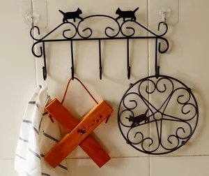 Appendino a parete sagoma gatto con ganci e set sottopentola in legno a forma di X