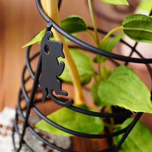 Pflanzenstütze aus schwarzem Metall mit Katzen-Silhouette für Kletterpflanzen im Garten