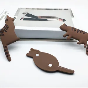 Dreiteiliges Set brauner Cartoon-Katzen-Kühlschrankmagnete mit Doppelmagneten