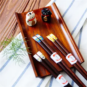 Set de baguettes japonaises en bois naturel avec repose-baguettes chat et plateau