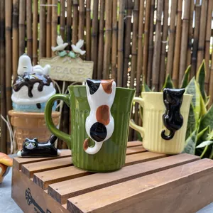 Creative Peeking Cat Ceramic Mug Cute 3D Animal Decoration Striped Coffee Mug With Handle For Water Milk Tea Home Office Gift